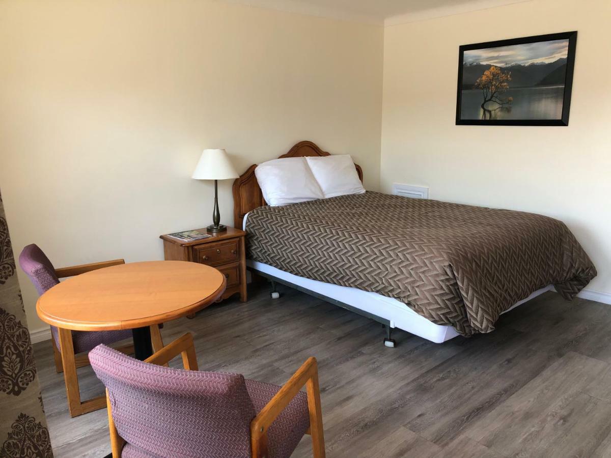 Century Motel Cornwall Eksteriør bilde