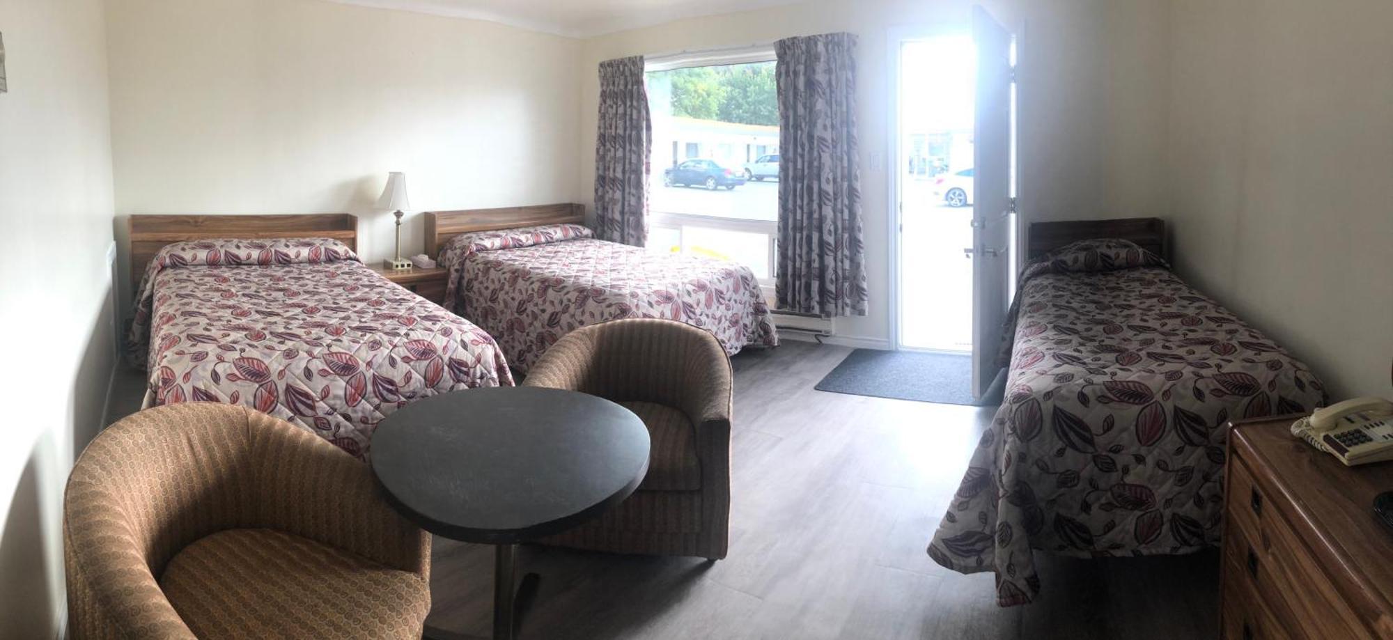 Century Motel Cornwall Eksteriør bilde