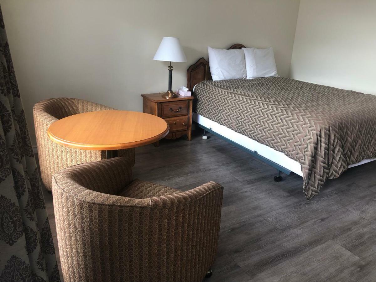 Century Motel Cornwall Eksteriør bilde